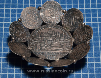 Германия вазочка из 10 монет 17-18 веков на ножках серебро 2-4-2-43