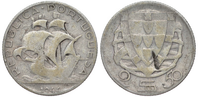 ПОРТУГАЛИЯ 2,50 ЭСКУДО 1944 KM 590 серебро 4178-335